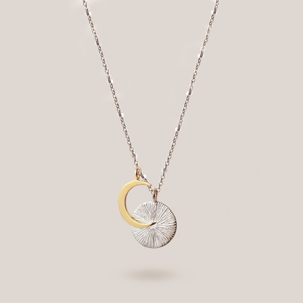 Moon Necklace / gold