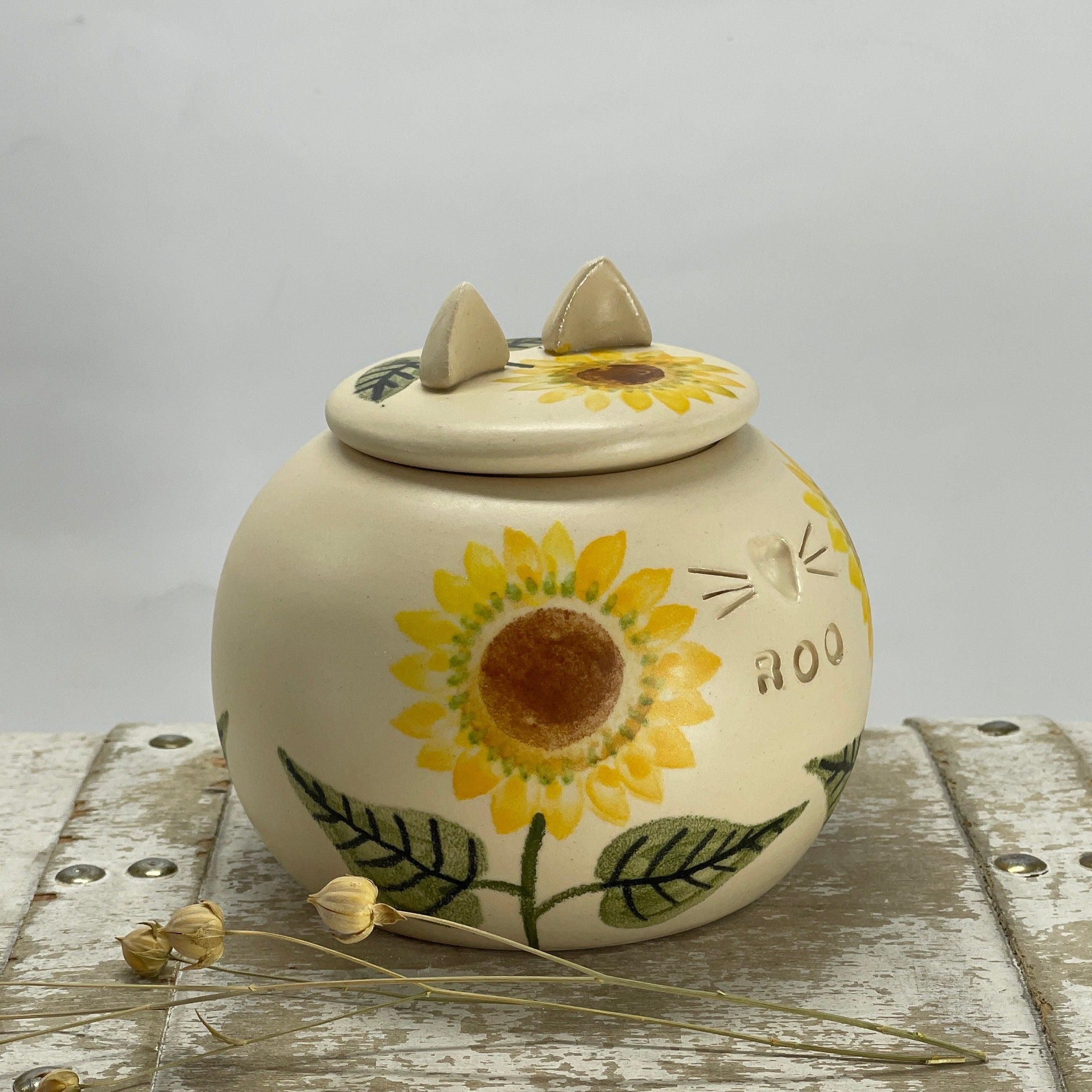 Forget me not/Sunflower White pet Urn, Ceramic Urn for Ashes, simple pet urn